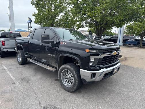 Black 2024 Chevrolet Silverado 2500 LT