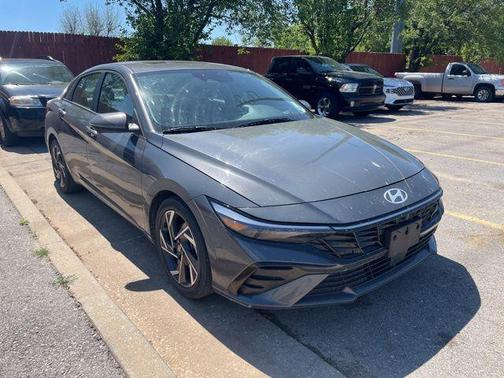 2024 Hyundai ELANTRA Limited