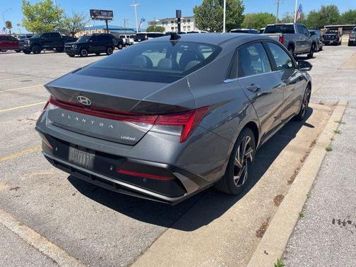 2024 Hyundai ELANTRA Limited