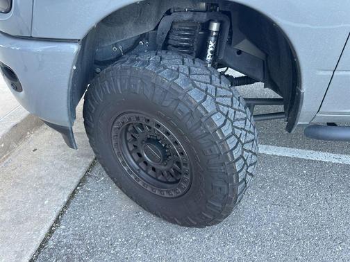 Ceramic Gray Clearcoat 2026 RAM 2500 Laramie Mega Cab 4x4 6'4' Box