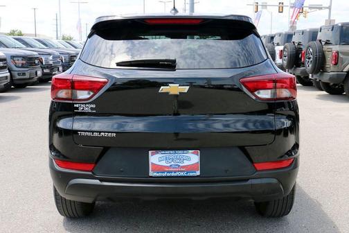 Mosaic Black Metallic 2025 Chevrolet Trailblazer LS
