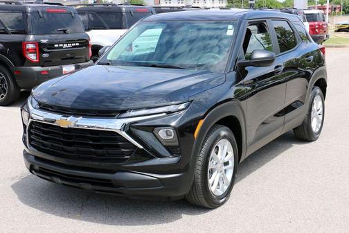 Mosaic Black Metallic 2025 Chevrolet Trailblazer LS