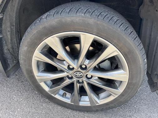 2018 Toyota RAV4 Hybrid SE