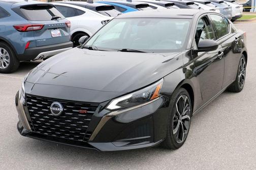 2023 Nissan Altima SR FWD