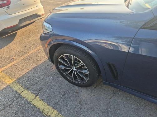 Phytonic Blue Metallic 2021 BMW X5 sDrive40i
