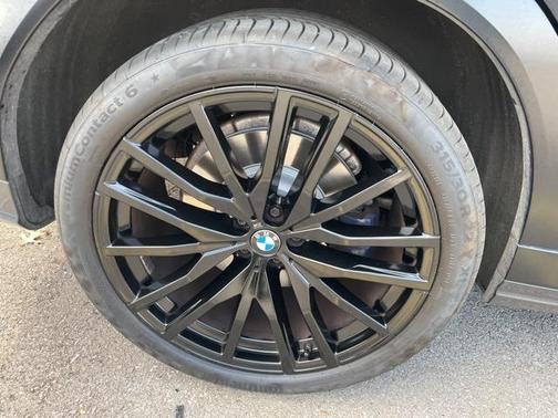 2021 BMW X6 M50i