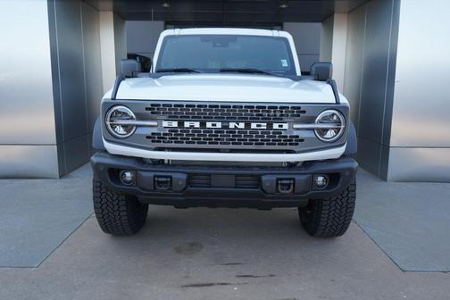 Oxford White 2026 Ford Bronco Badlands
