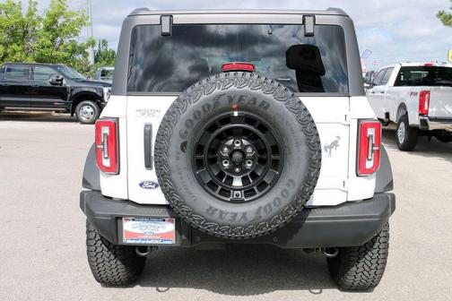 Oxford White 2026 Ford Bronco Badlands