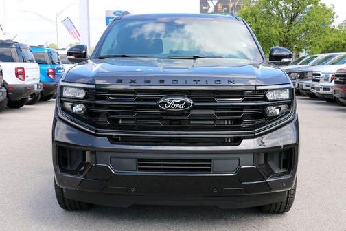 Dark Matter Gray Metallic 2026 Ford Expedition Platinum