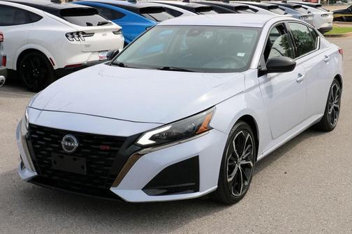 2023 Nissan Altima SR FWD