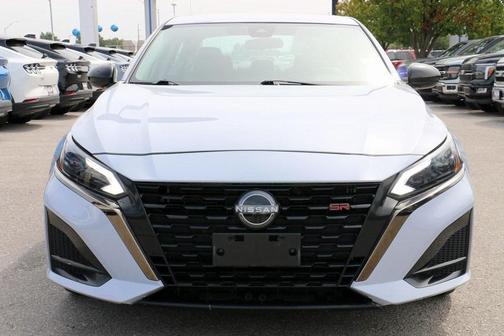 2023 Nissan Altima SR FWD