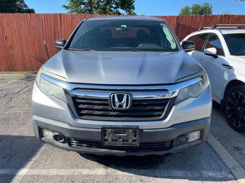 Lunar Silver Metallic 2017 Honda Ridgeline RT