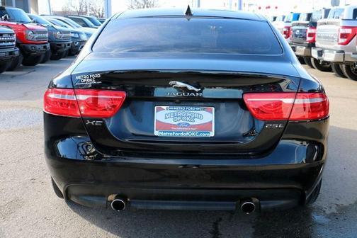 2017 Jaguar XE 25t