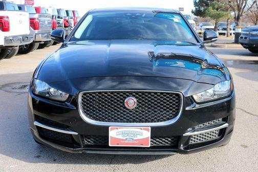 2017 Jaguar XE 25t