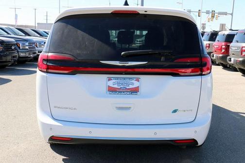 2024 Chrysler Pacifica Hybrid Select