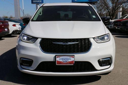 2024 Chrysler Pacifica Hybrid Select