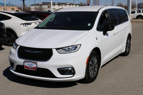 2024 Chrysler Pacifica Hybrid Select