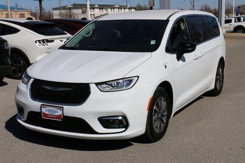 2024 Chrysler Pacifica Hybrid Select