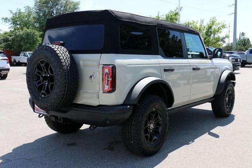Desert Sand 2026 Ford Bronco Badlands