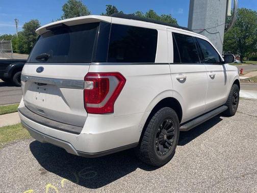 White Platinum Metallic Tri-Coat 2019 Ford Expedition XLT