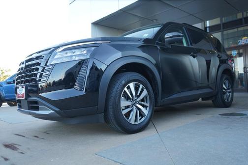 Super Black 2026 Nissan Pathfinder SL