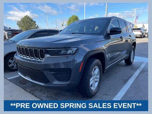 Baltic Gray Metallic Clearcoat 2024 Jeep Grand Cherokee Laredo
