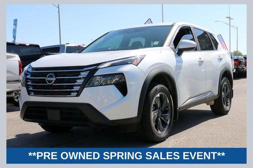 Everest White Pearl Tricoat 2026 Nissan Rogue SV