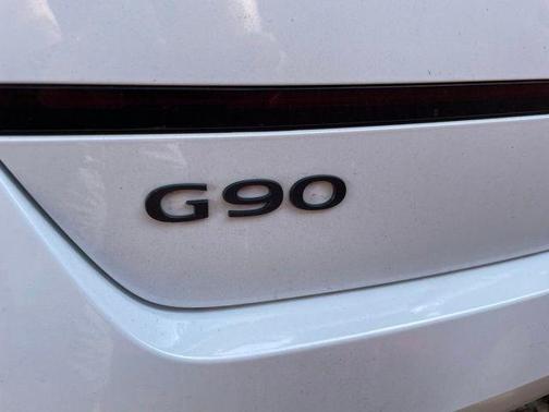 Uyuni White 2026 Genesis G90 3.5T E-SC Prestige Black AWD