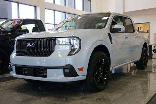 Space White Metallic 2026 Ford Maverick Lobo Standard