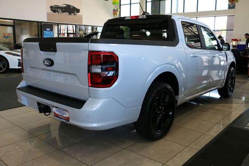 Space White Metallic 2026 Ford Maverick Lobo Standard