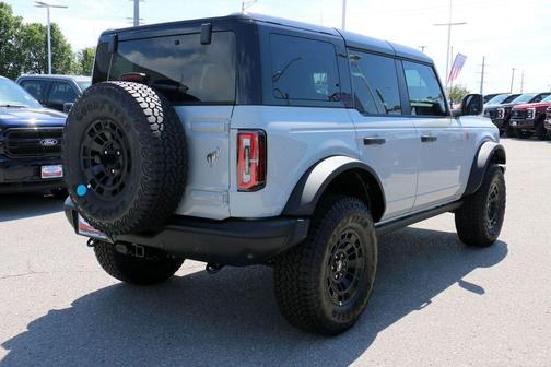 Avalanche Gray 2026 Ford Bronco Badlands