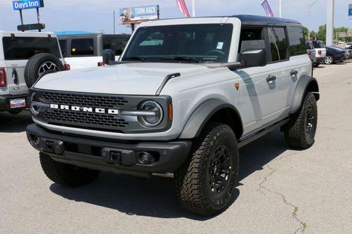 Avalanche Gray 2026 Ford Bronco Badlands