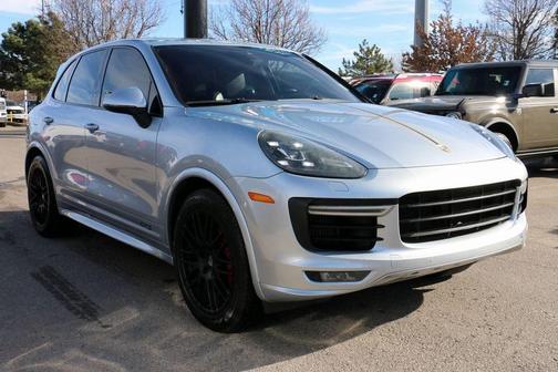 2016 Porsche Cayenne GTS