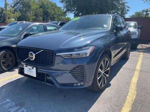 2024 Volvo XC60 B5 Plus Dark Theme