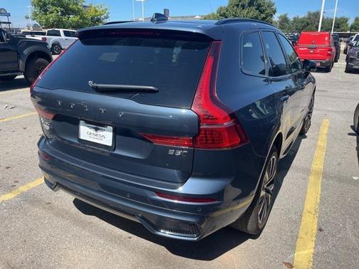 2024 Volvo XC60 B5 Plus Dark Theme