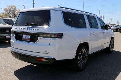 2023 Jeep Grand Wagoneer L Series III 4x4
