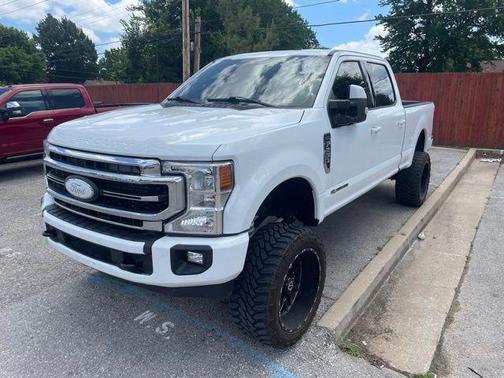 Oxford White 2022 Ford F-250 Lariat
