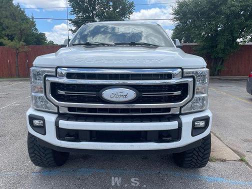 Oxford White 2022 Ford F-250 Lariat