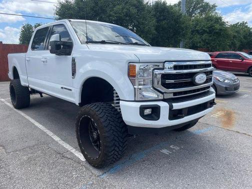 Oxford White 2022 Ford F-250 Lariat
