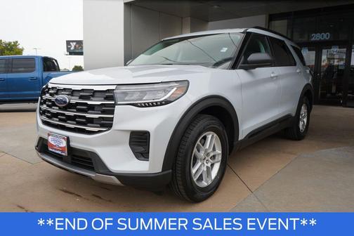 Space White Metallic 2026 Ford Explorer Active