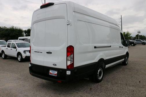 Oxford White 2026 Ford Transit-250 Base