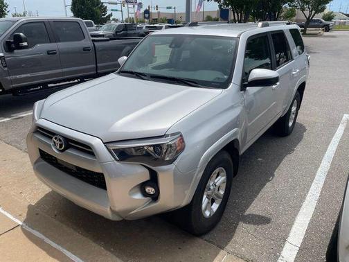 Classic Silver Metallic 2024 Toyota 4Runner SR5