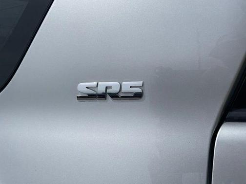Classic Silver Metallic 2024 Toyota 4Runner SR5