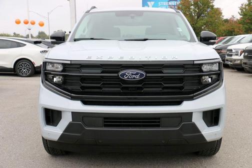 Space Silver Metallic 2026 Ford Expedition Active