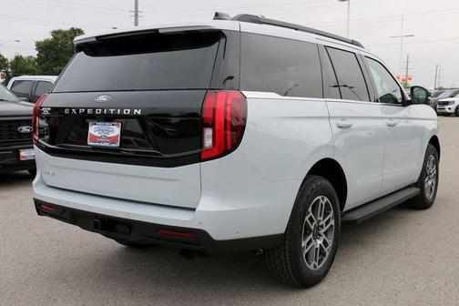 Space Silver Metallic 2026 Ford Expedition Active