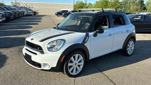 Light White 2016 MINI Countryman Cooper S