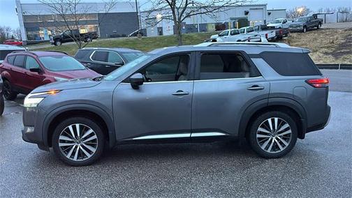 2022 Nissan Pathfinder Platinum 4WD