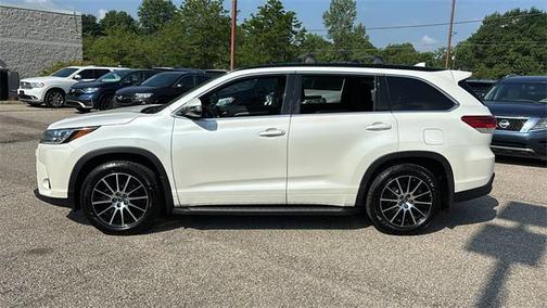 2017 Toyota Highlander SE