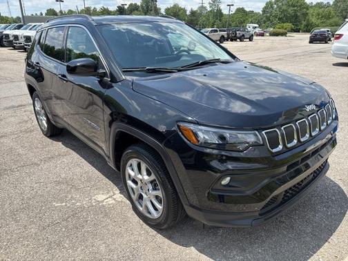 2022 Jeep Compass Latitude Lux