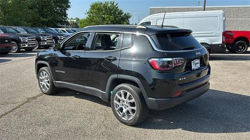 2022 Jeep Compass Latitude Lux